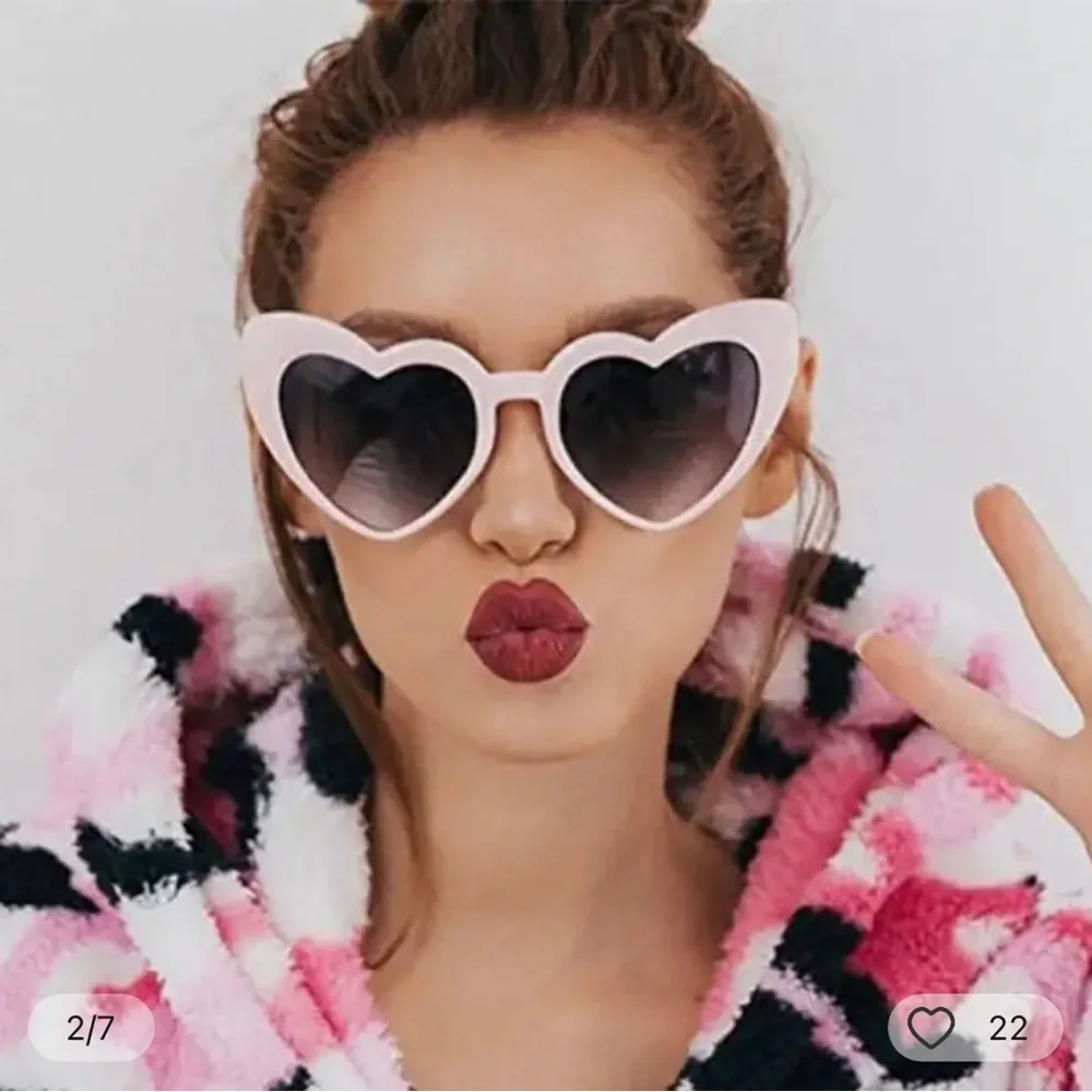 Teens Heart Sunglasses with Be Kind Case - Supercute! Great Gift